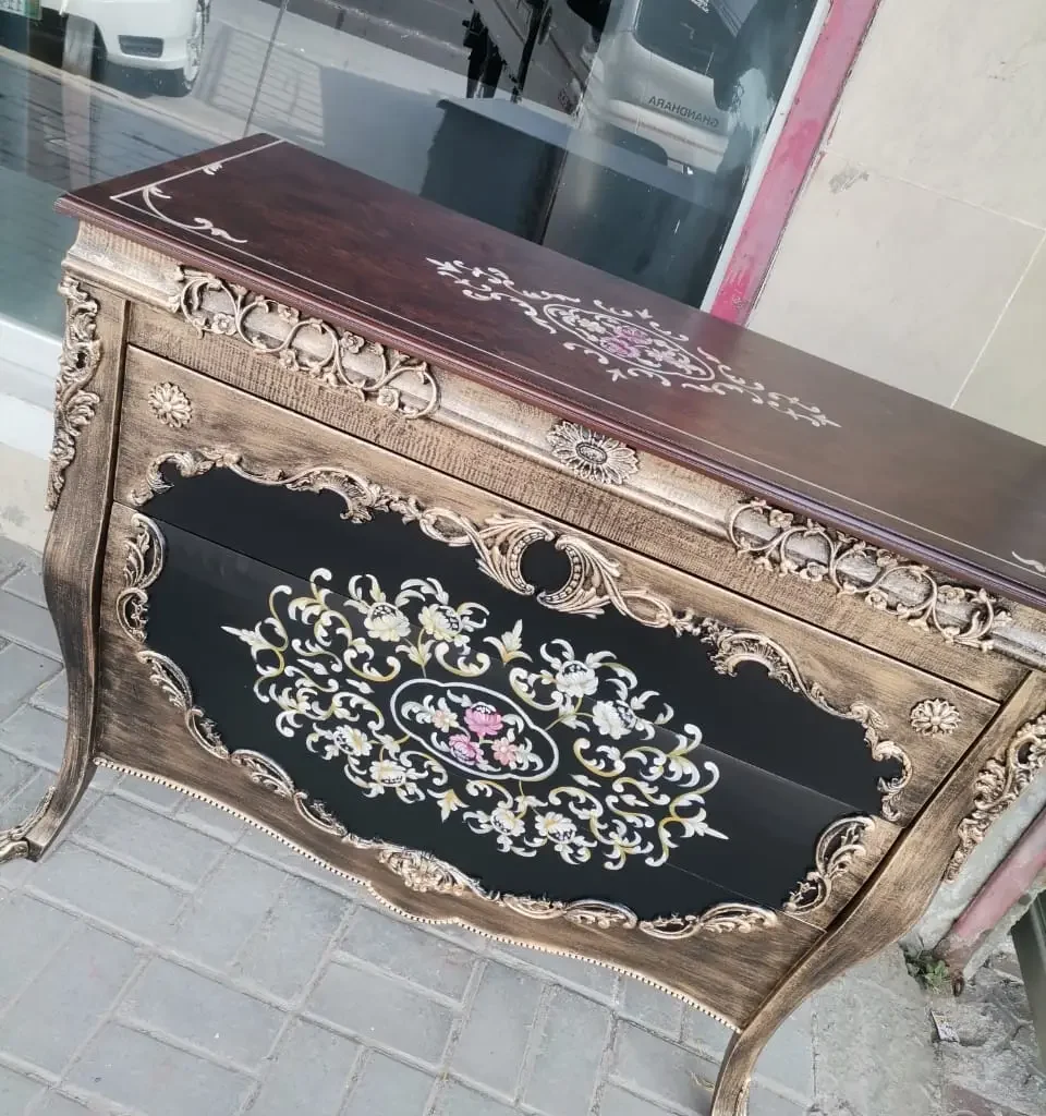 Hand Painted beautiful chester