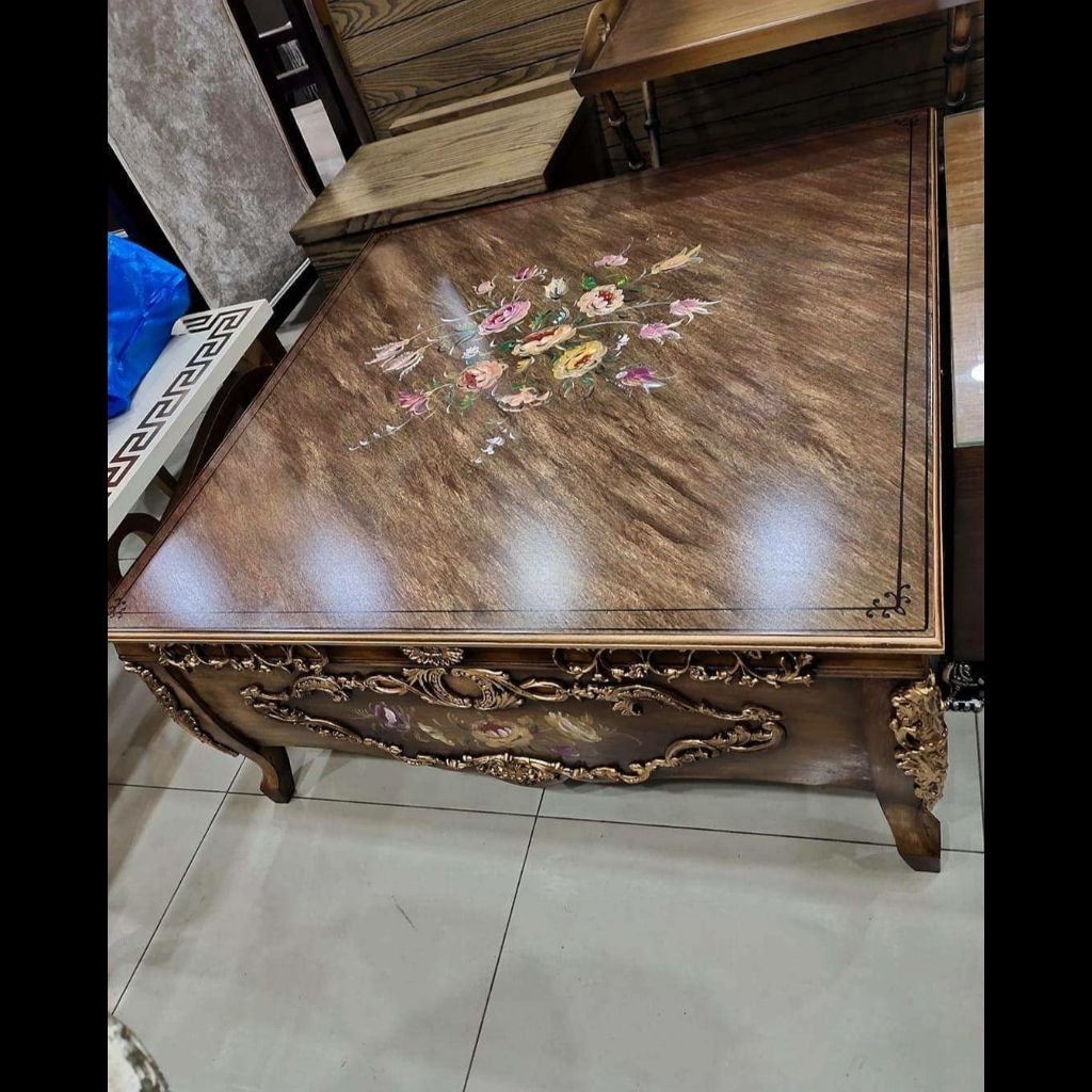 Brown Antique Hand-Painted Luxury Center Table with Metal Carvings